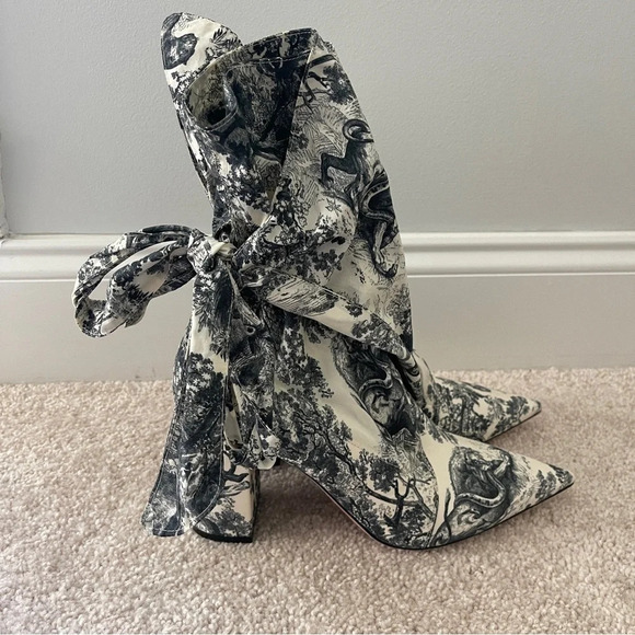 DIOR HUGGY TOILE DE JOUY FABRIC ANKLE HEELED BOOTS - Picture 5 of 10